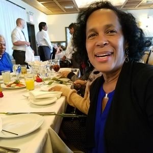 Meet your Posher, Sharon